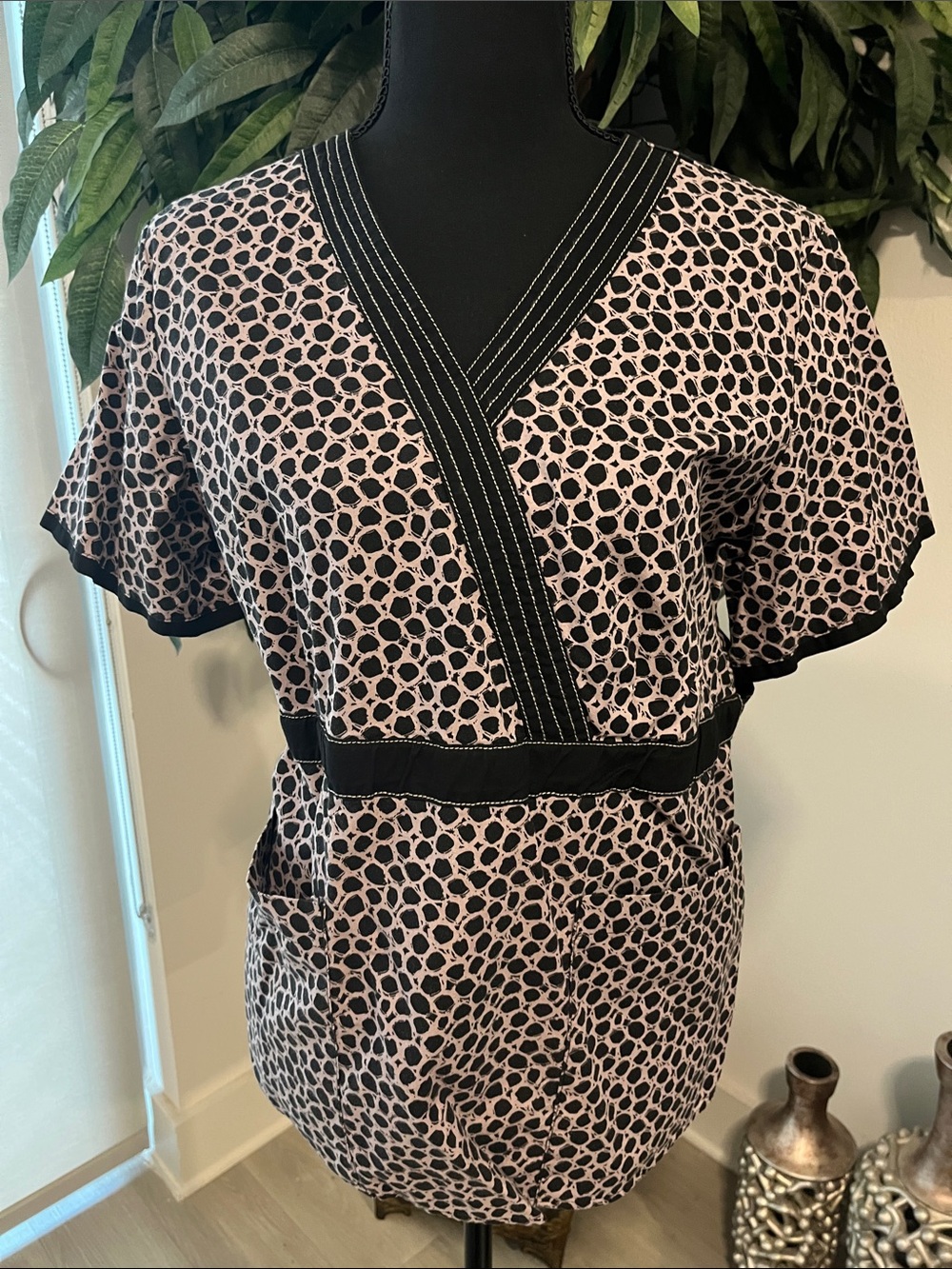 Peaches Uniforms Black & Pink Hollow Dot V-Neck Tunic